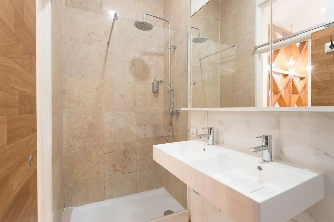 Baixa Modern Three-Bedroom Apartment - By Lu Holidays Lisboa