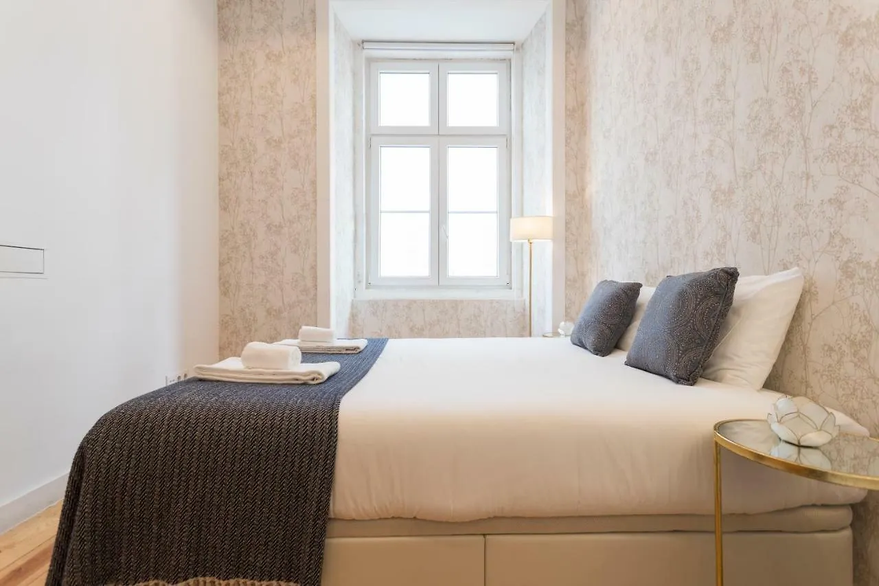 Baixa Modern Three-Bedroom Apartment - By Lu Holidays Lisboa Portugal