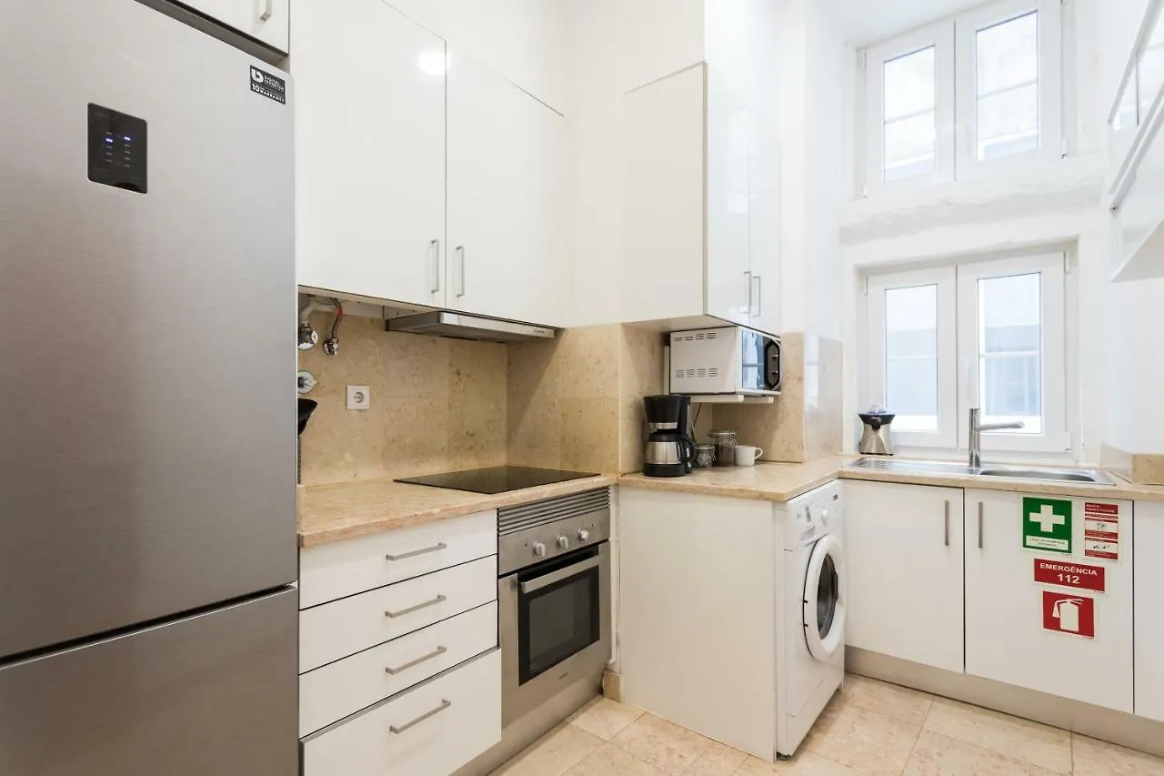 Baixa Modern Three-Bedroom Apartment - By Lu Holidays Lisboa Portugal